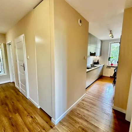 Apartment Manhattan Place & Movie Projector