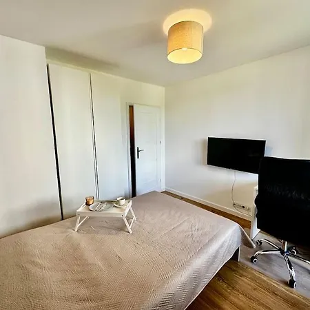 Manhattan Place & Movie Projector Apartmán *