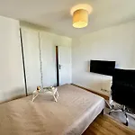 Manhattan Place & Movie Projector Διαμέρισμα *